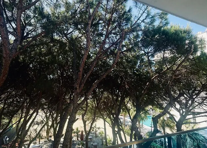 Ylberi Hotel Golem (Tirana)